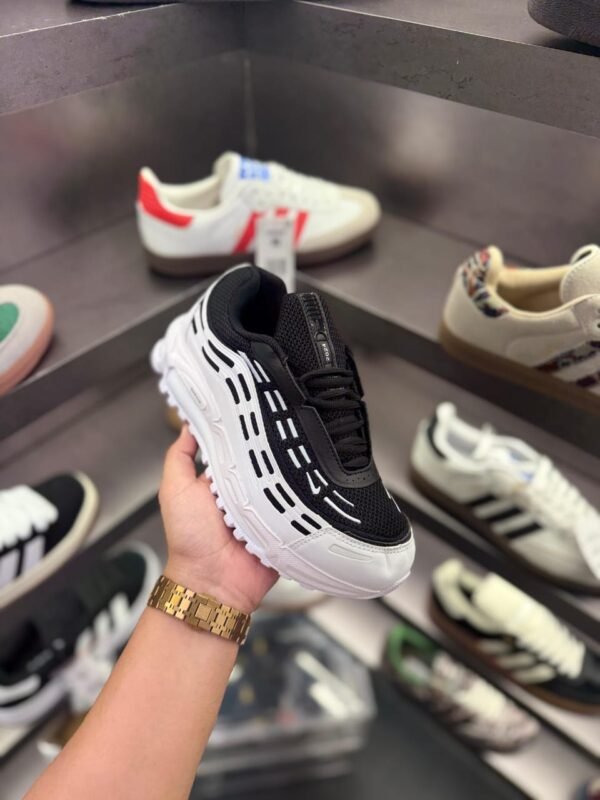 nike-airmax-2025-tl2-5-side-view.jpg