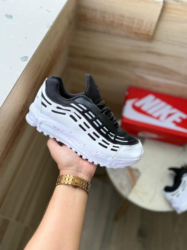 nike-airmax-2025-tl2-5-front-view.jpg