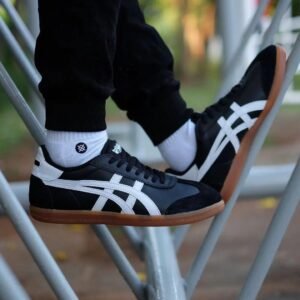 onitsuka-tiger-tokuten-black-white-sneakers-for-mens.jpg