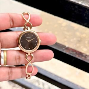 fossil-rose-gold-watch-chocolate-dial-closeup.jpg