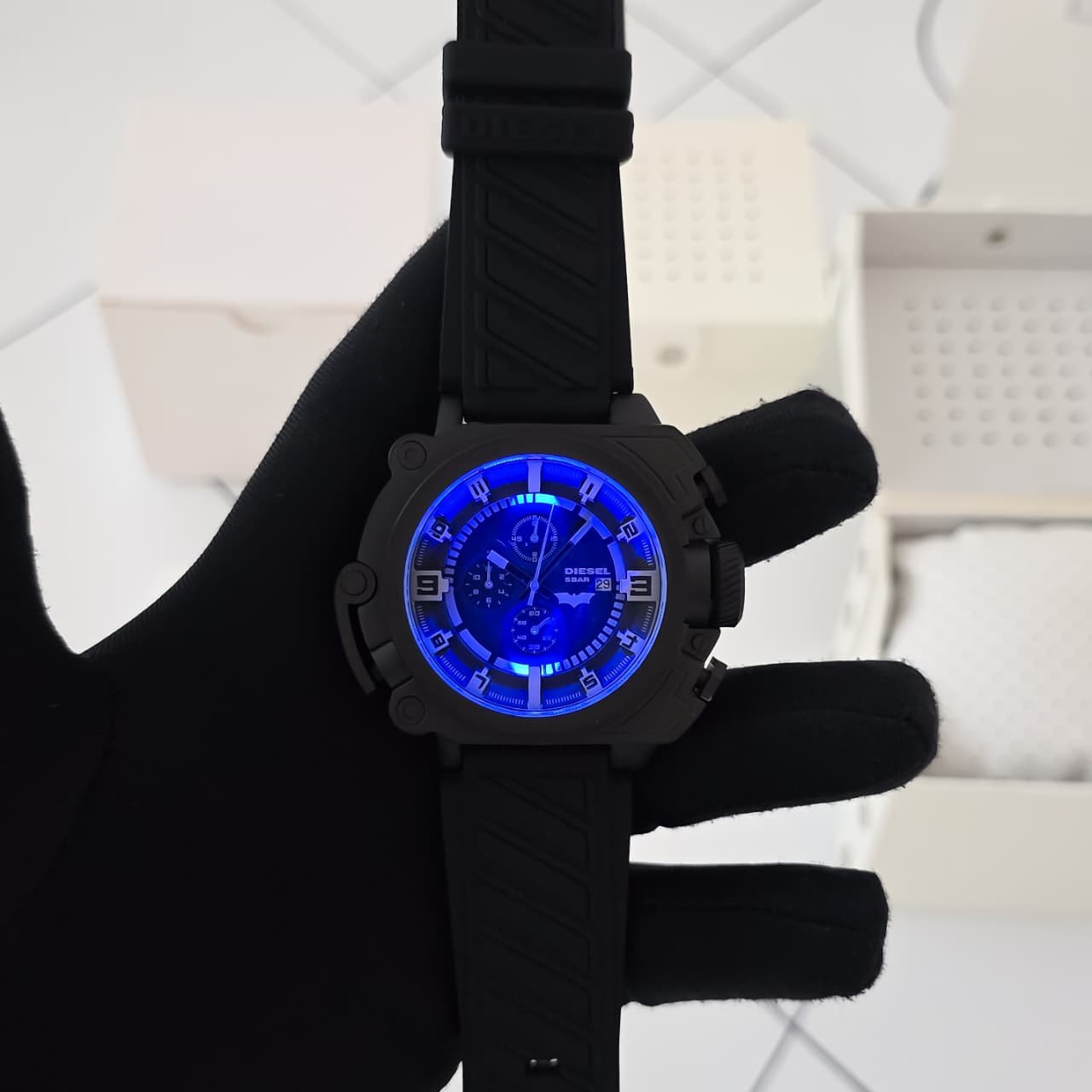 b2dd96a5-e1ea-4c6b-bc7c-62c627c4fe8a Diesel x Batman Limited Edition Chronograph Watch for Men – Black Dial (56mm) https://mfbuddy.co.in/